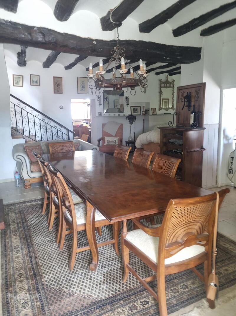 6 bedroom Country House for sale