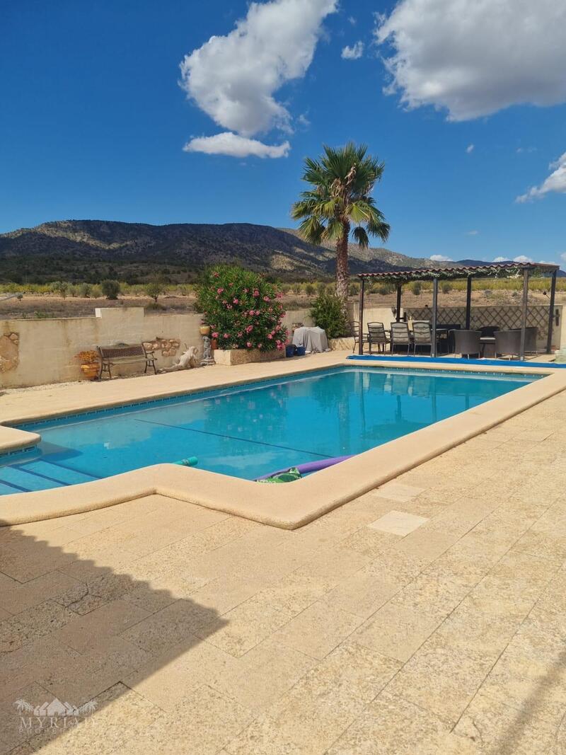 6 bedroom Country House for sale
