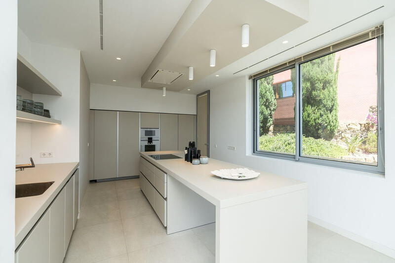 5 Schlafzimmer Villa zu verkaufen 5 Schlafzimmer Villa zu verkaufen