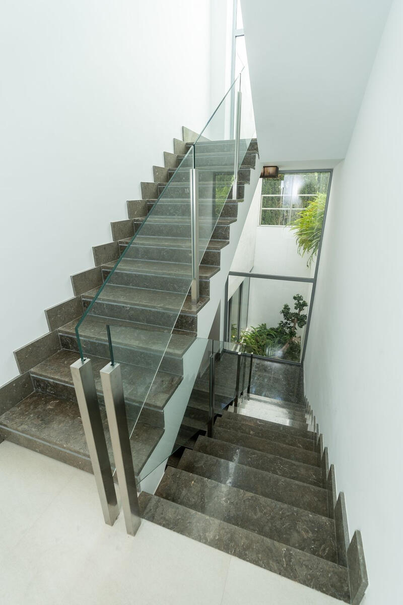 5 Schlafzimmer Villa zu verkaufen 5 Schlafzimmer Villa zu verkaufen