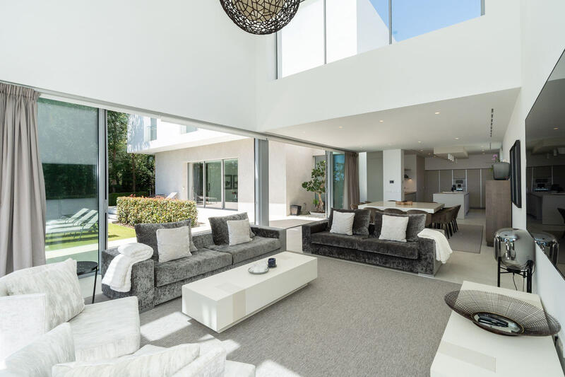 5 Schlafzimmer Villa zu verkaufen 5 Schlafzimmer Villa zu verkaufen