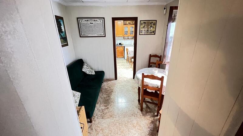 4 bedroom Apartment for sale