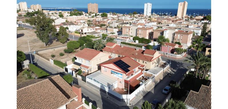 3 bedroom Townhouse for sale