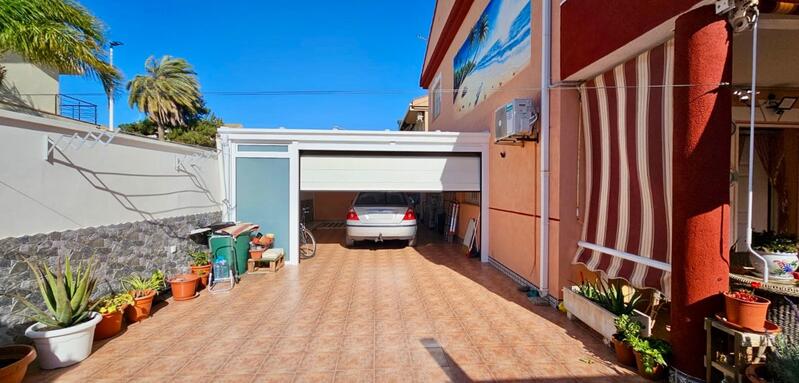 3 bedroom Townhouse for sale
