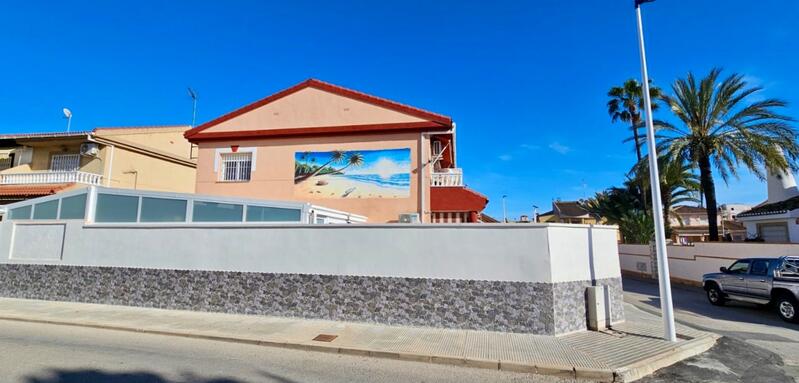 3 bedroom Townhouse for sale