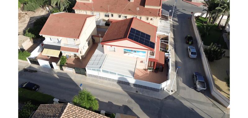 3 bedroom Townhouse for sale