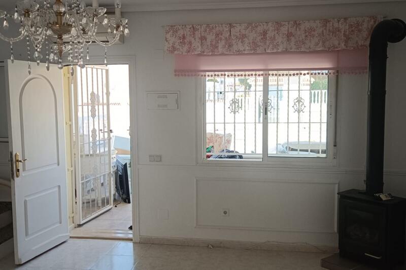 2 bedroom Townhouse for sale
