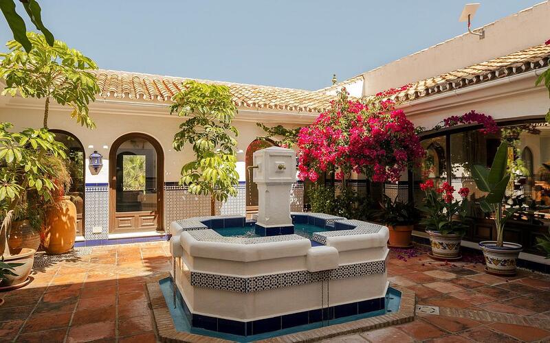 6 bedroom Country House for sale