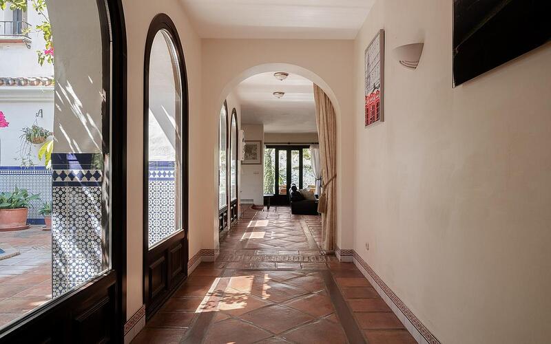 6 bedroom Country House for sale