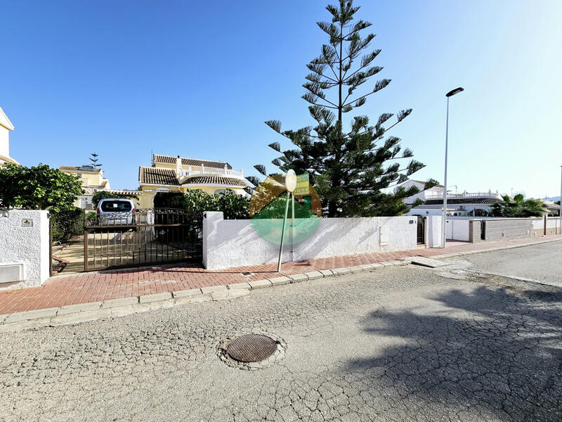 3 спальная комната вилла продается