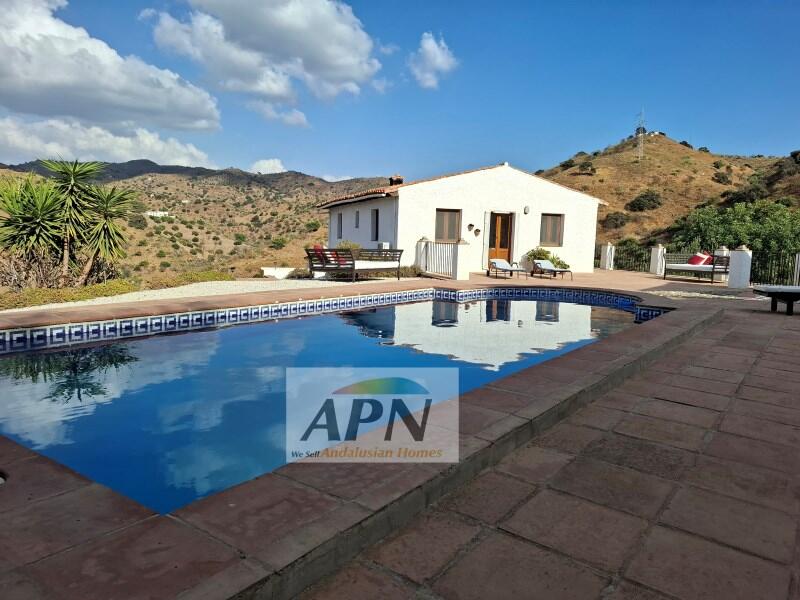 3 bedroom Country House for sale