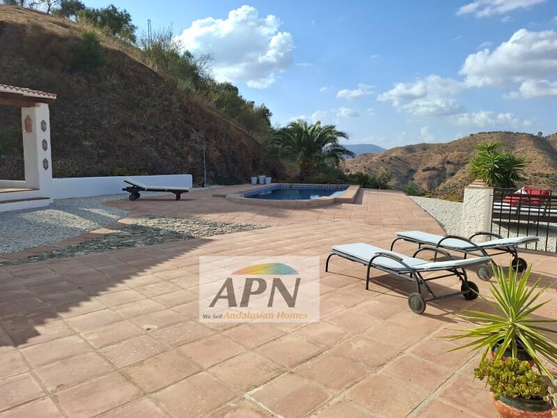 3 bedroom Country House for sale