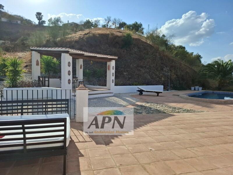 3 bedroom Country House for sale