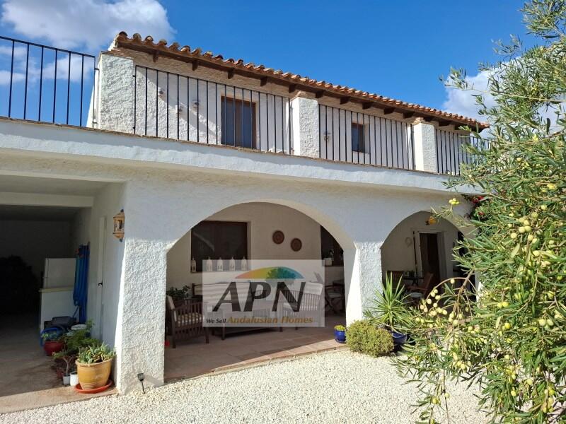 3 bedroom Country House for sale