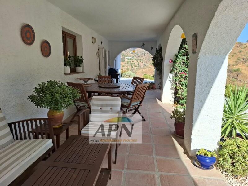 3 bedroom Country House for sale