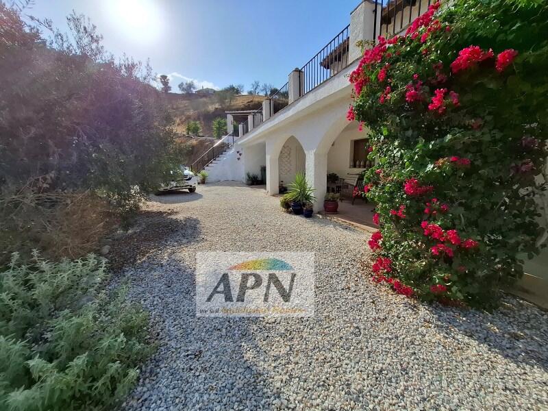 3 bedroom Country House for sale