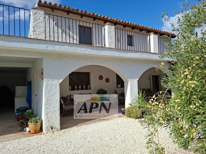 3 bedroom Country House for sale