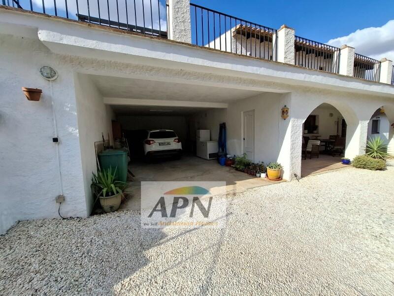 3 bedroom Country House for sale