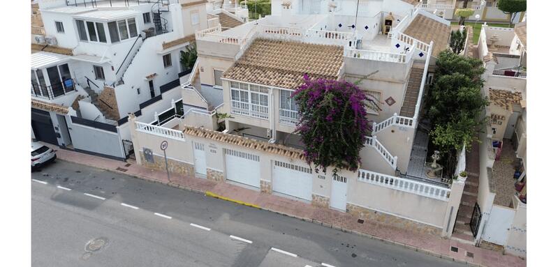 3 bedroom Townhouse for sale