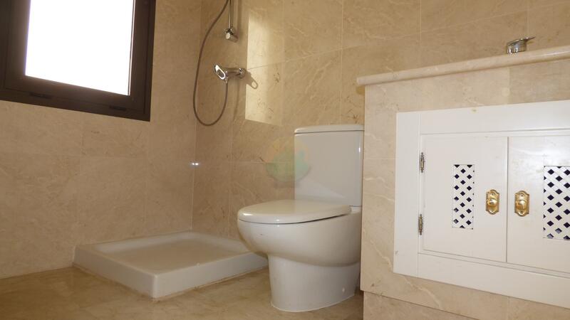 2 slaapkamer Gezinswoning Te koop