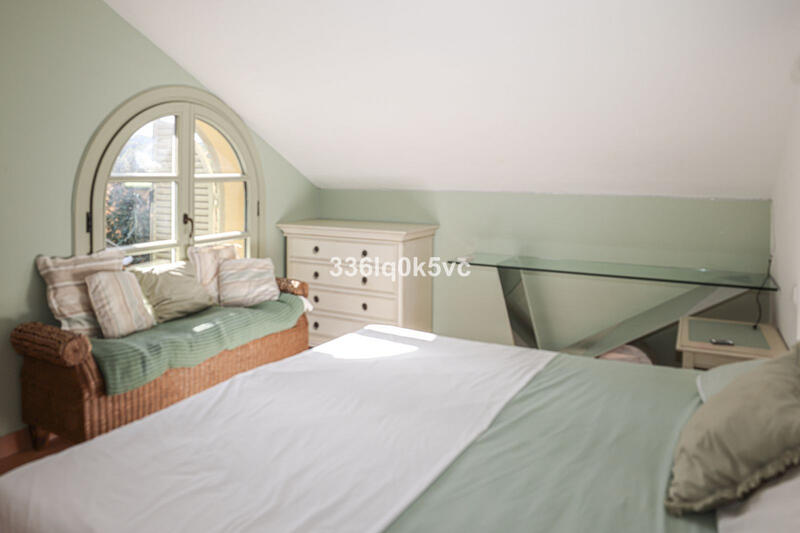 4 slaapkamer Gezinswoning Te koop