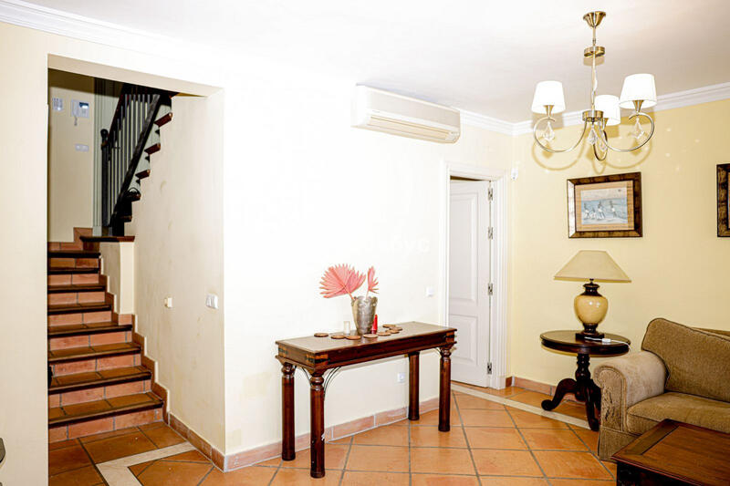 4 slaapkamer Gezinswoning Te koop