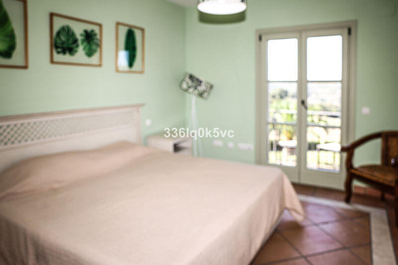 4 slaapkamer Gezinswoning Te koop