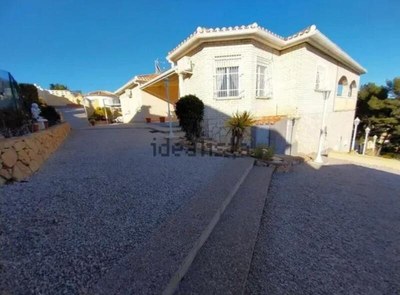 4 bedroom Villa for sale