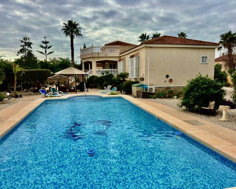 Villa zu verkaufen in Catral, Alicante