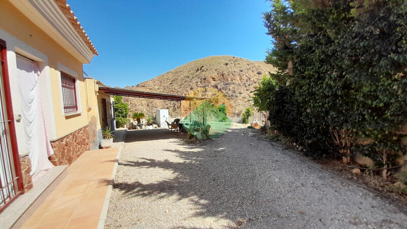 3 Schlafzimmer Landhaus zu verkaufen
