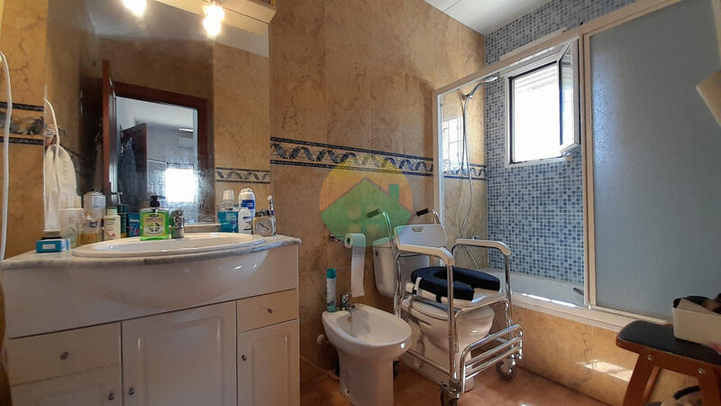 4 bedroom Country House for sale