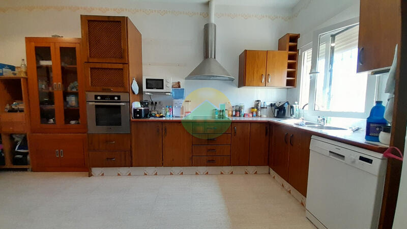 4 bedroom Country House for sale