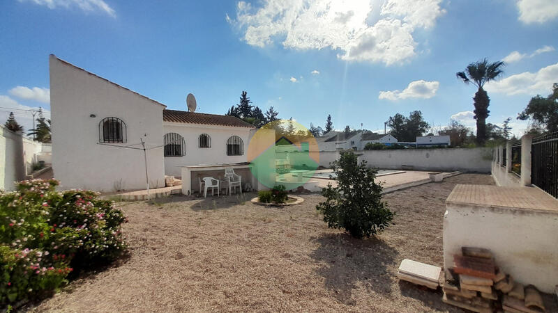 4 спальная комната вилла продается