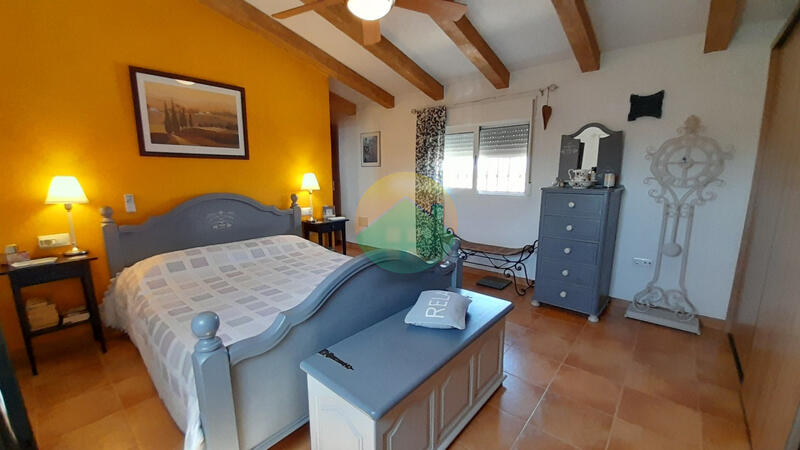 3 bedroom Country House for sale