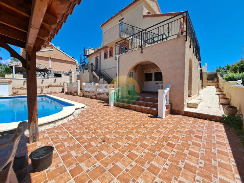 3 Cuarto Villa en venta