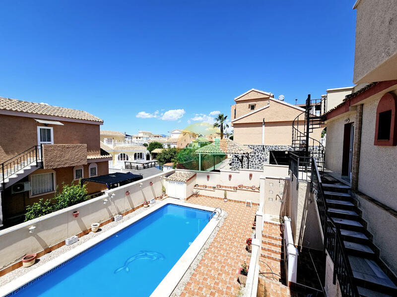 3 Cuarto Villa en venta