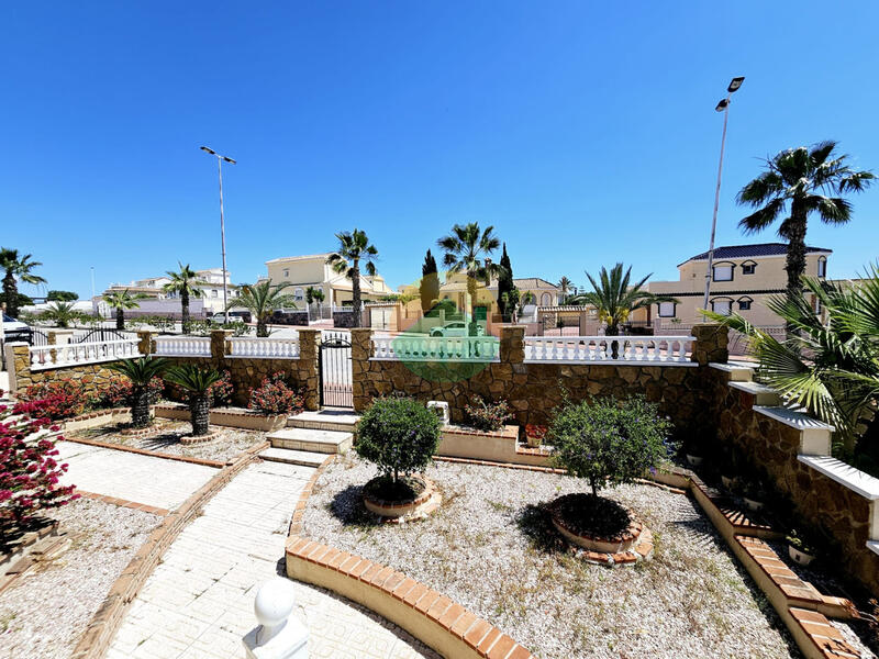 3 Cuarto Villa en venta