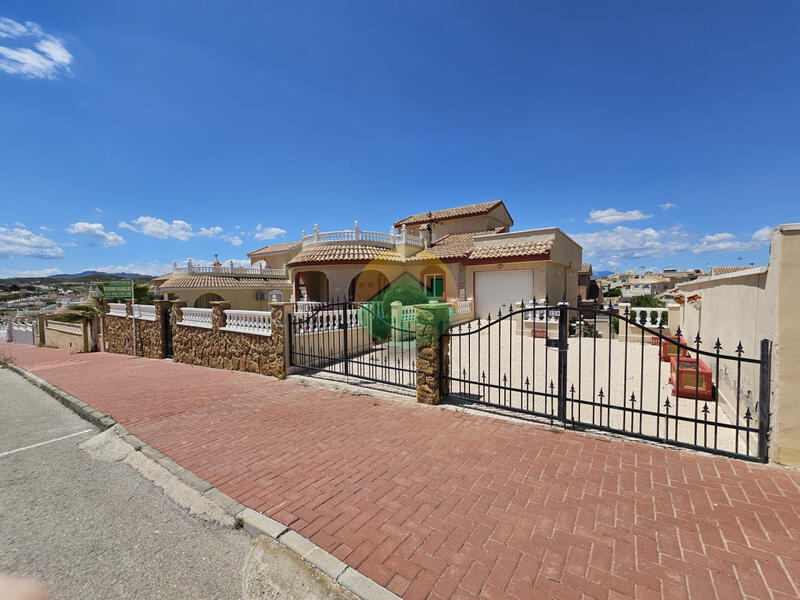 3 Cuarto Villa en venta