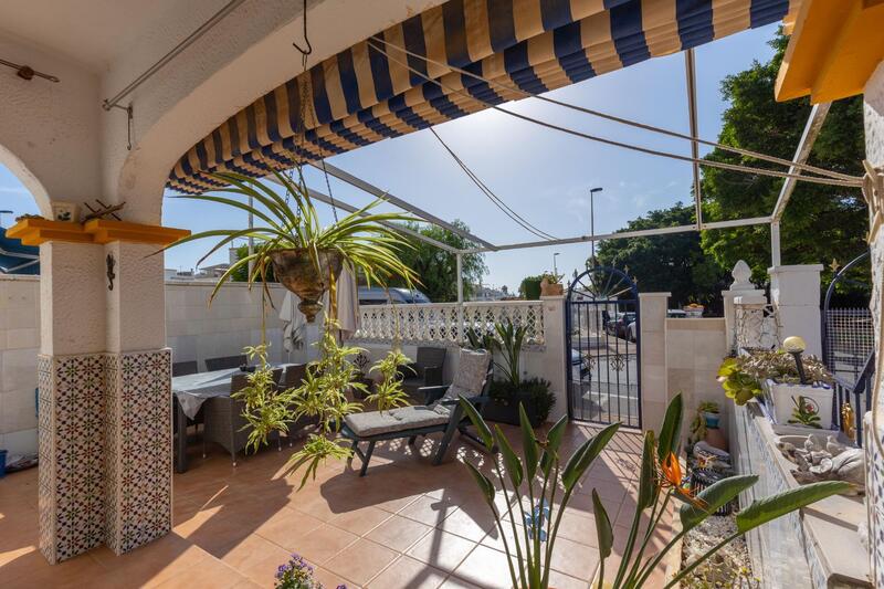 Villa til salgs i Torrevieja, Alicante