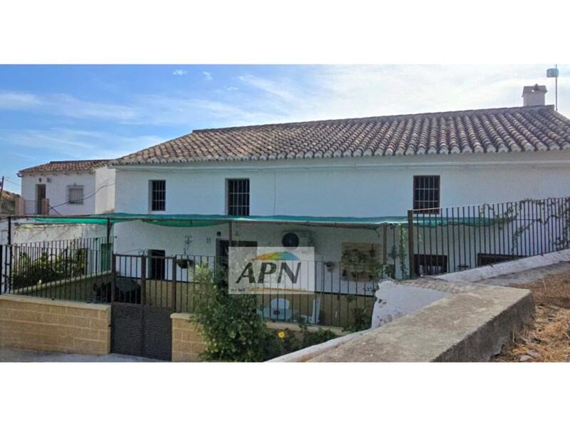 6 bedroom Country House for sale