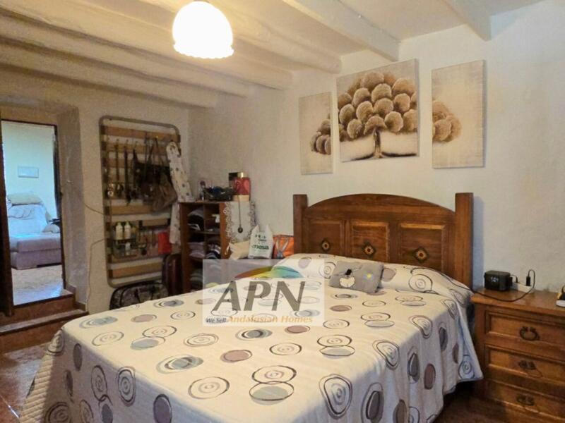 6 bedroom Country House for sale