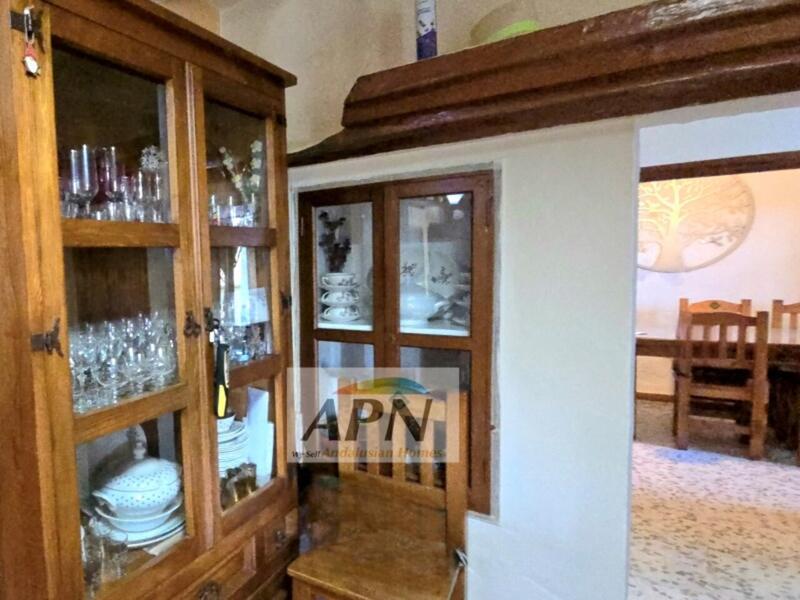 6 bedroom Country House for sale