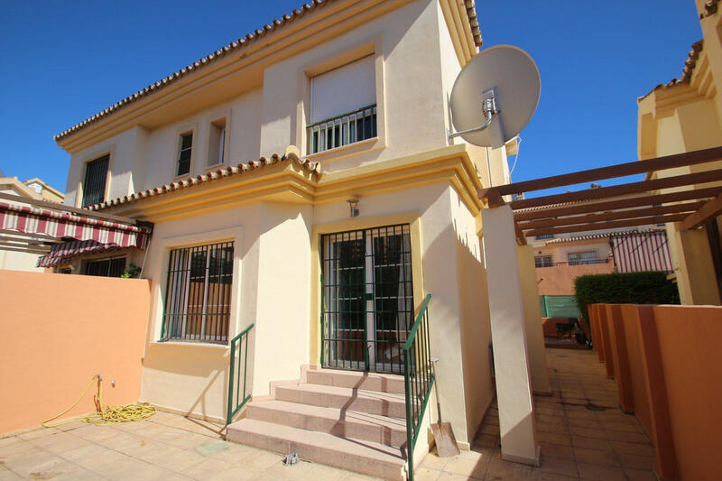 3 bedroom Townhouse for sale
