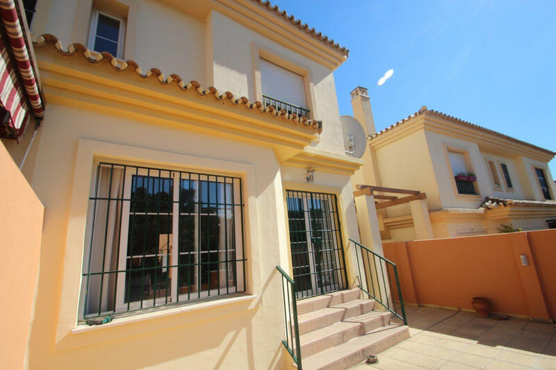 3 bedroom Townhouse for sale