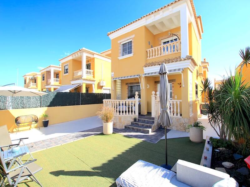 3 Cuarto Villa en venta