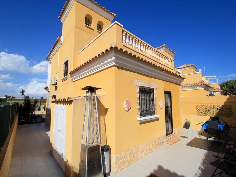 3 Cuarto Villa en venta