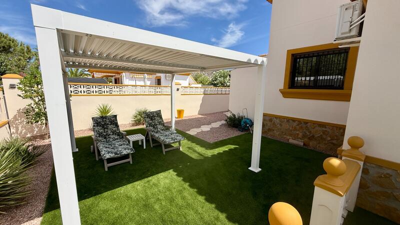 3 Schlafzimmer Villa zu verkaufen 3 Schlafzimmer Villa zu verkaufen