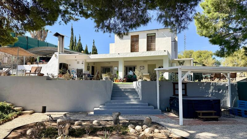 Villa à vendre dans Elx/Elche, Alicante Villa à vendre dans Elx/Elche, Alicante