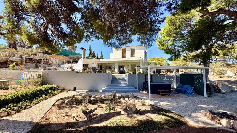 4 slaapkamer Villa Te koop 4 slaapkamer Villa Te koop