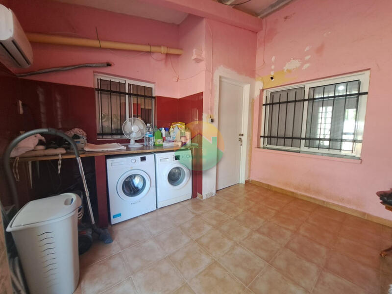 3 bedroom Townhouse for sale